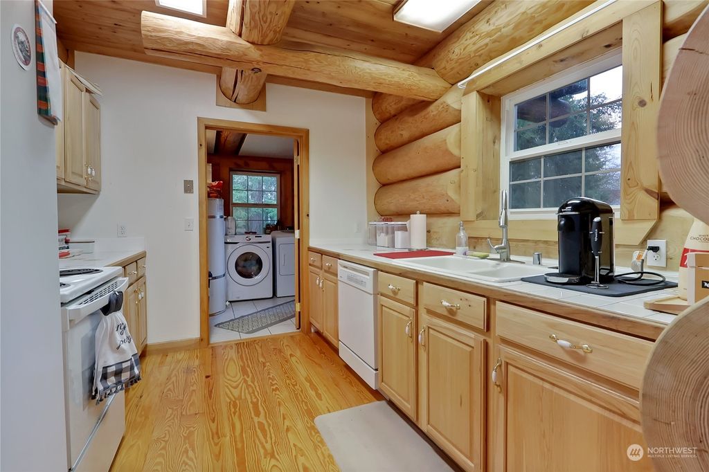 listing image 9367104952544127498