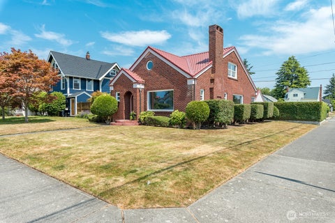 Photo of 1831 Rucker Ave AVE, Everett, WA 98201 (MLS # 2553682)