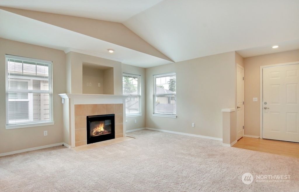 listing image 9365088689399068545