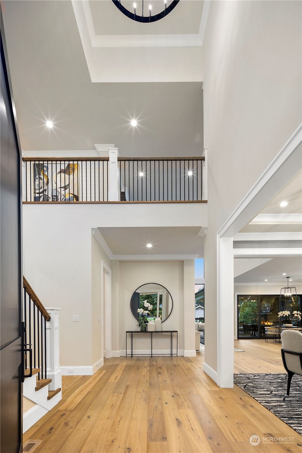 Photo of 10422 SE 22nd Street, Bellevue, WA 98004 (MLS # 2045236)