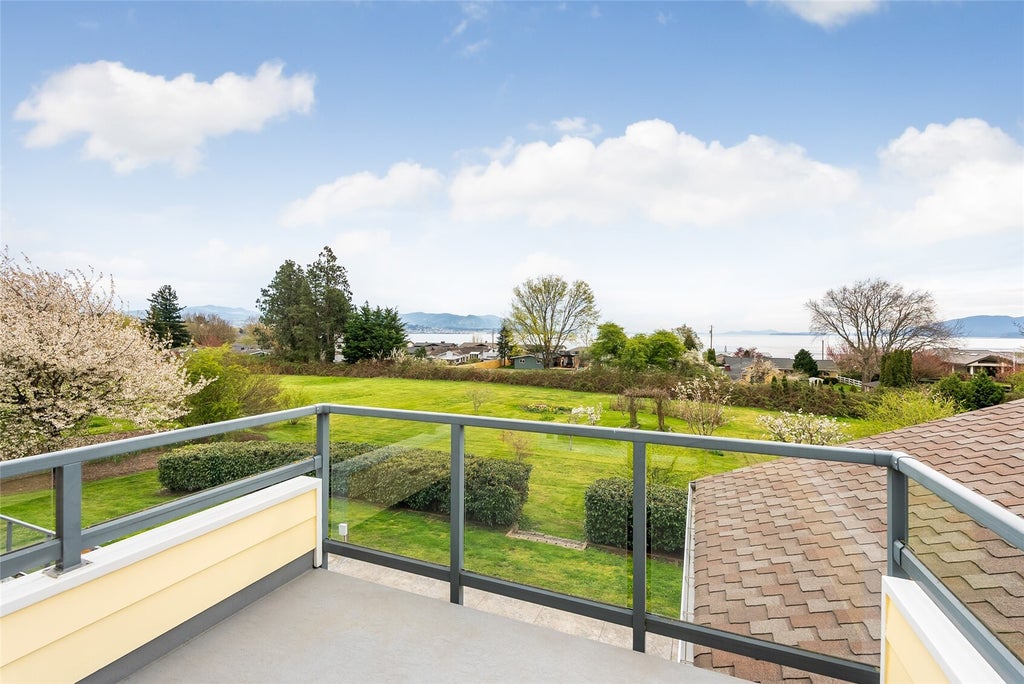 Photo of 3910 Cliffside Drive, Bellingham, WA 98225 (MLS # 2594859)