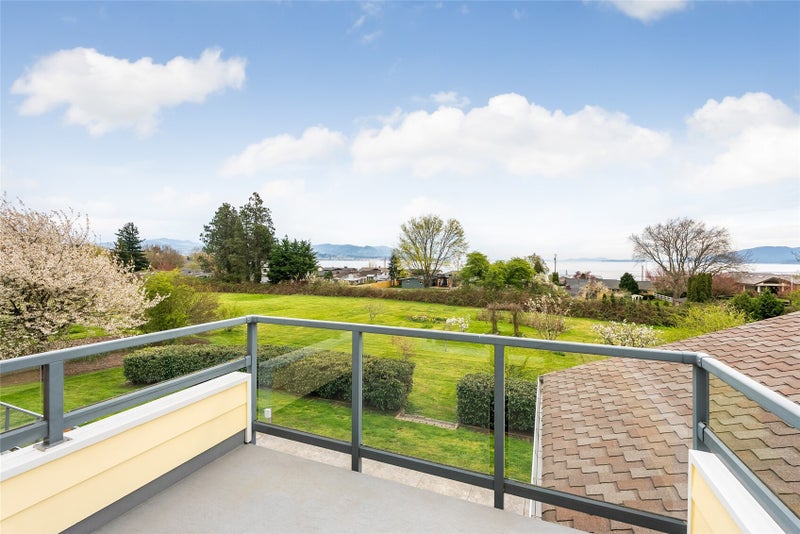 3910 Cliffside Drive