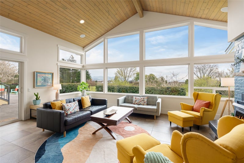 3910 Cliffside Drive