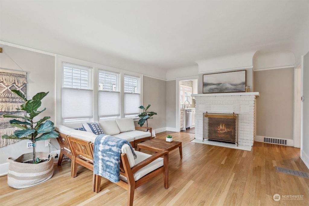 Photo of 1627 44th Avenue SW, Seattle, WA 98116 (MLS # 2322492)