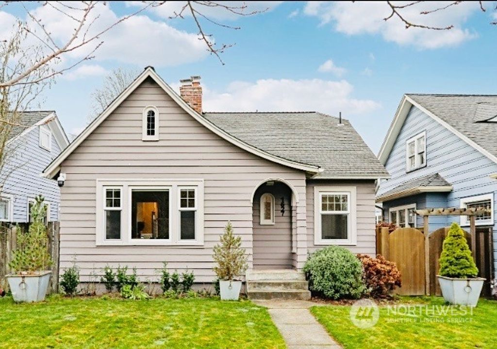 Photo of 1627 44th Avenue SW, Seattle, WA 98116 (MLS # 2322492)