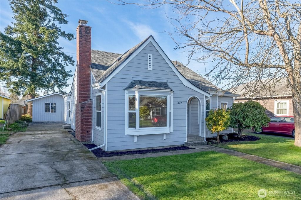 Photo of 447 22nd Avenue, Longview, WA 98632 (MLS # 2477311)