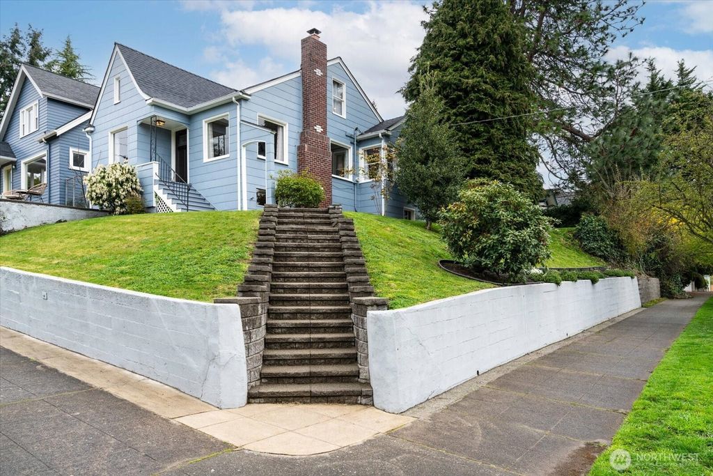 Photo of 5702 32nd Avenue NW, Seattle, WA 98107 (MLS # 2354048)