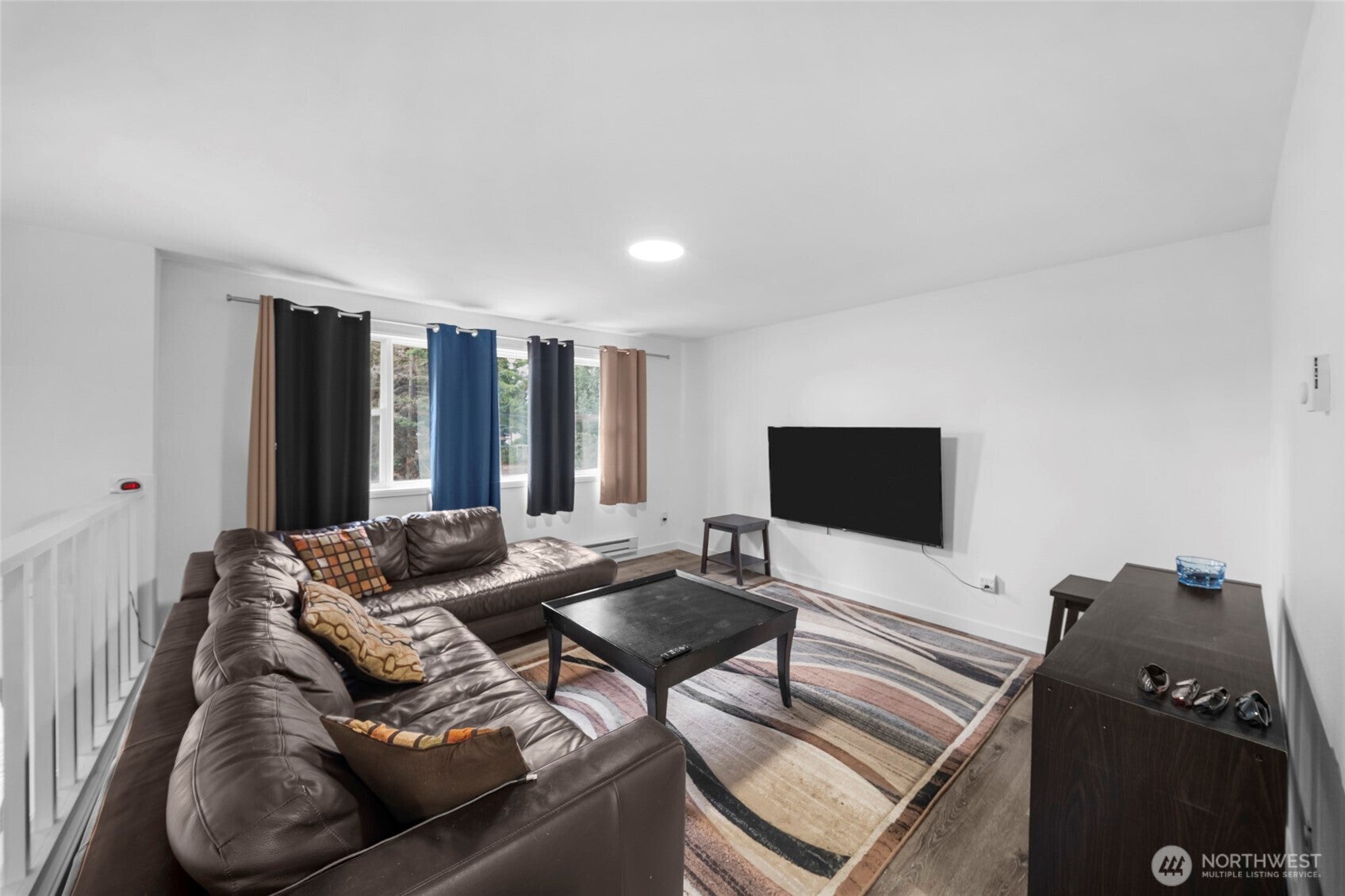 203 W Seattle Street
