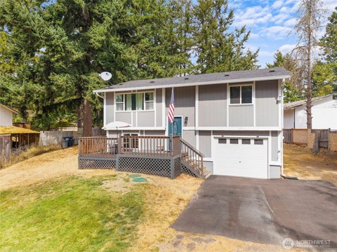 Photo of 203 W Seattle Street ST, Rainier, WA 98576 (MLS # 2576483)