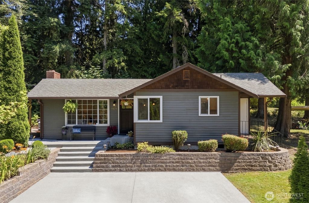 Photo of 7524 Maltby RD, Woodinville, WA 98072 (MLS # 2555015)