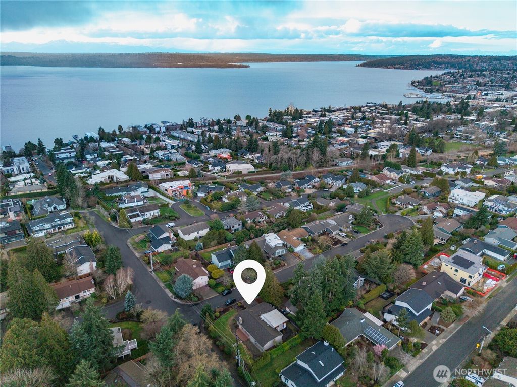 Photo of 6006 105th Avenue NE, Kirkland, WA 98033 (MLS # 2496615)