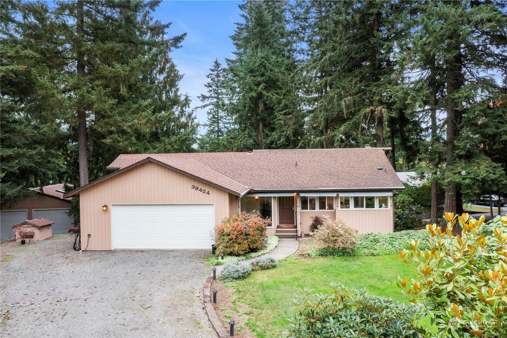 Photo of 39424 258th Avenue SE, Enumclaw, WA 98022 (MLS # 2302031)