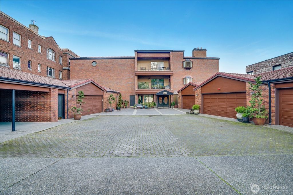 Photo of 35 Broadway #1, Tacoma, WA 98402 (MLS # 2465288)