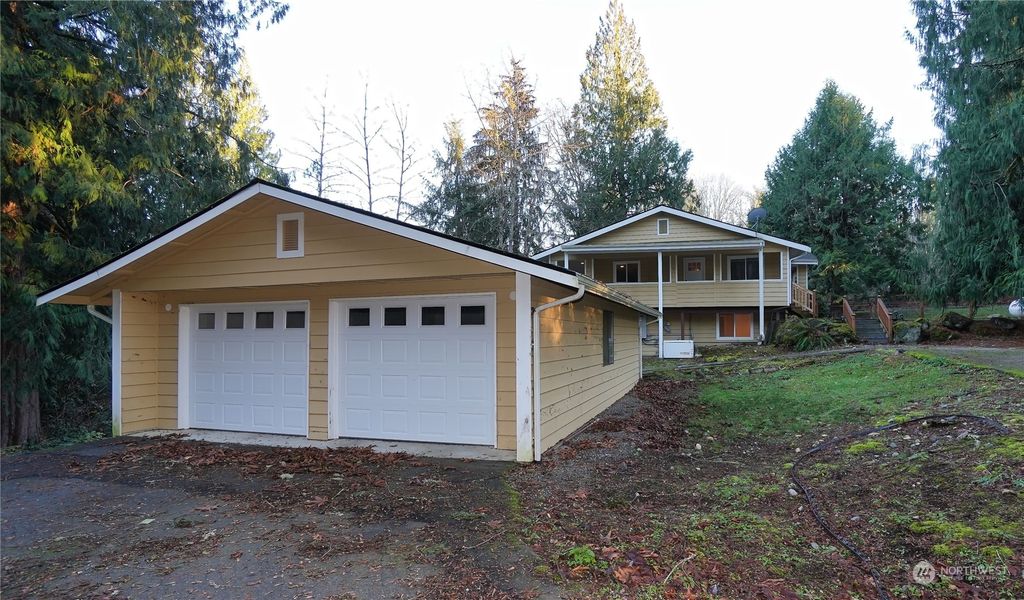 Photo of 5810 404th Avenue SE, Snoqualmie, WA 98065 (MLS # 2315852)