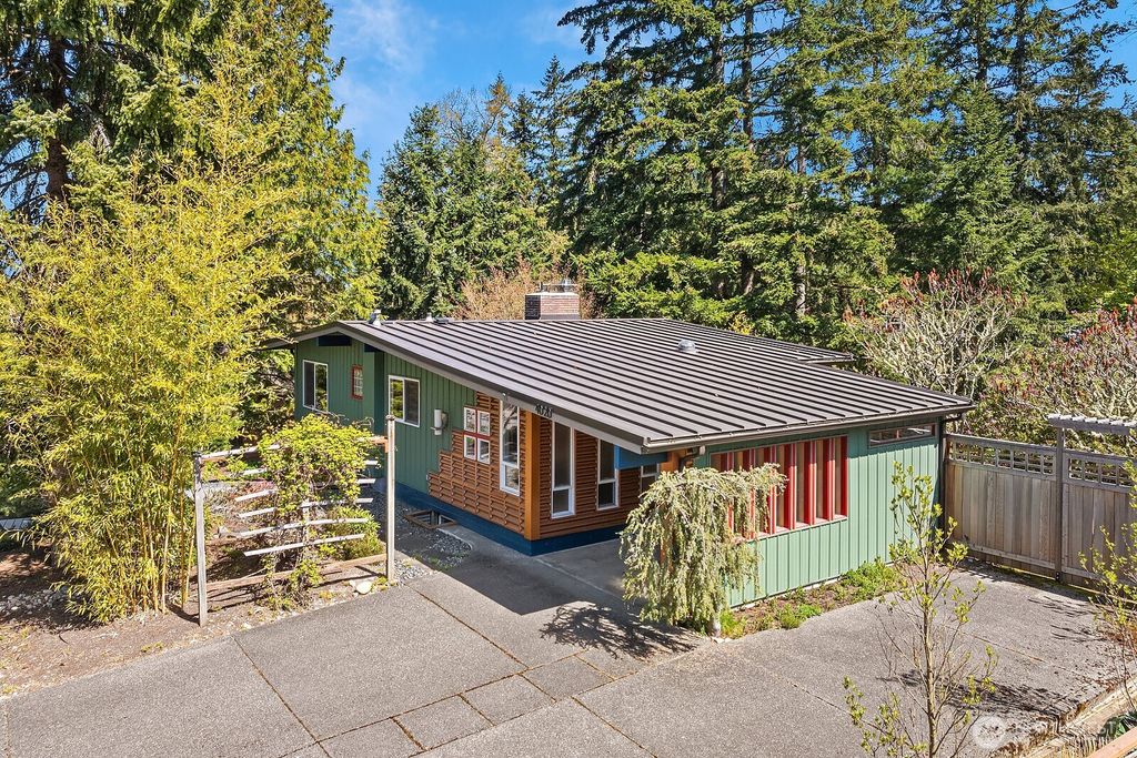 Photo of 4020 156th Avenue SE, Bellevue, WA 98006 (MLS # 2364191)