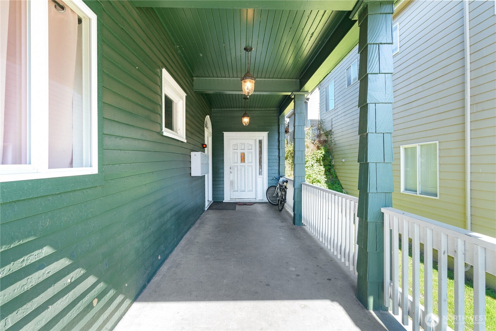 220 W 4th Street