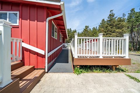 Photo of 1011 231st Lane, Ocean Park, WA 98640 (MLS # 2373748)