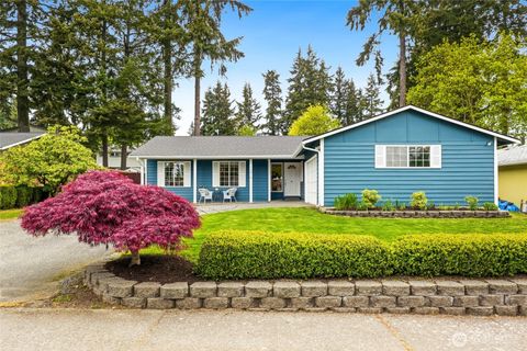 Photo of 12018 NE 136th Place, Kirkland, WA 98034 (MLS # 2510311)