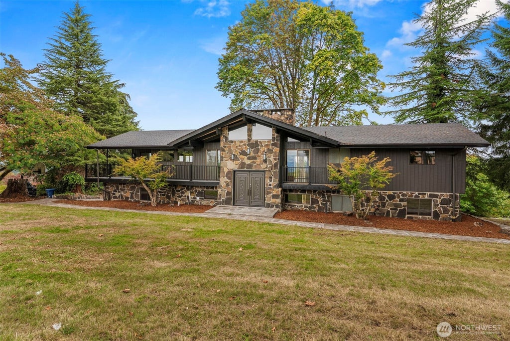 Photo of 816 Si Town Road, Castle Rock, WA 98611 (MLS # 2588217)
