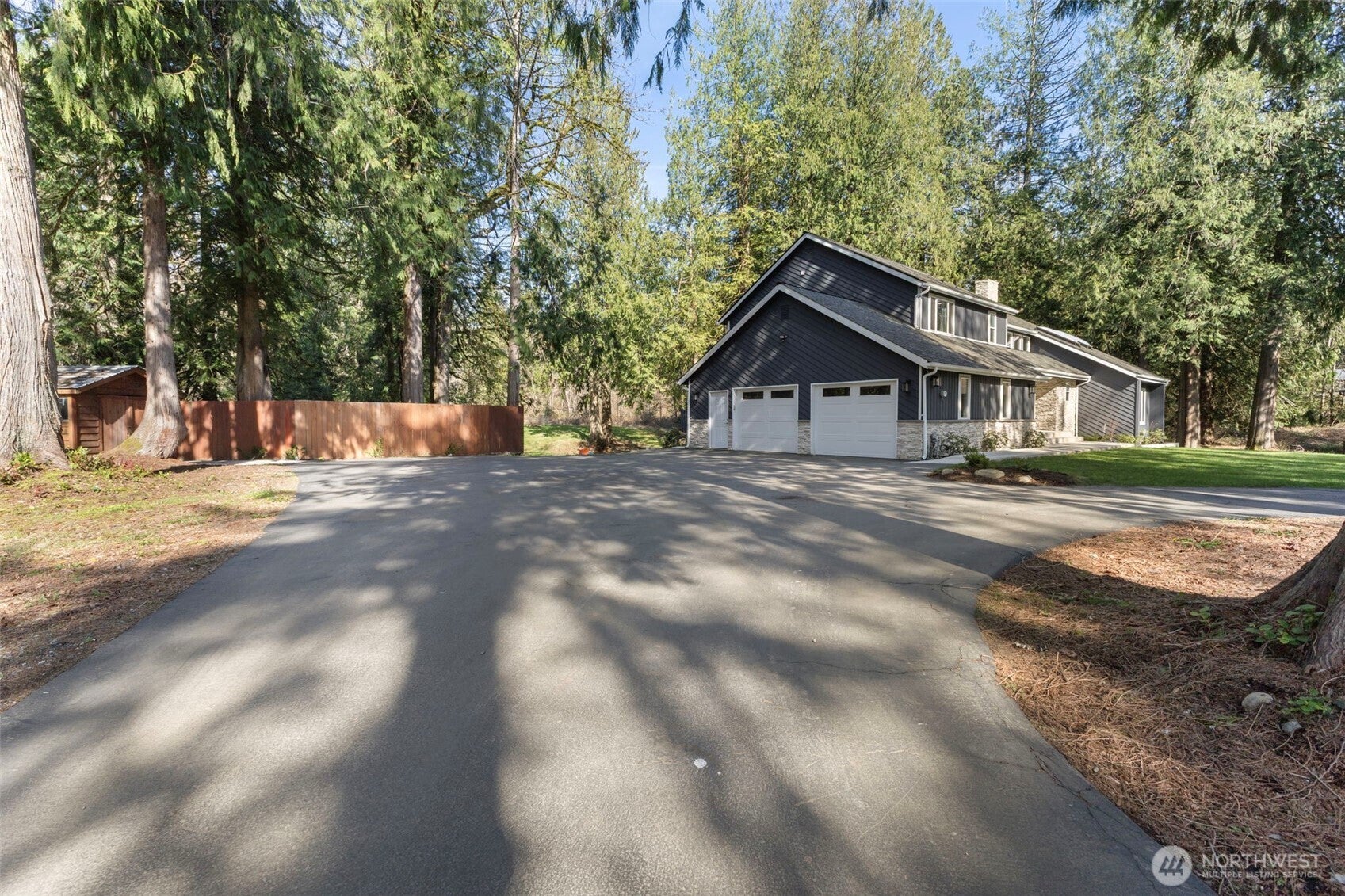 Maple Valley, Washington, 98038, United States, 4 Bedrooms Bedrooms, ,4 BathroomsBathrooms,Residential,Active,2034293