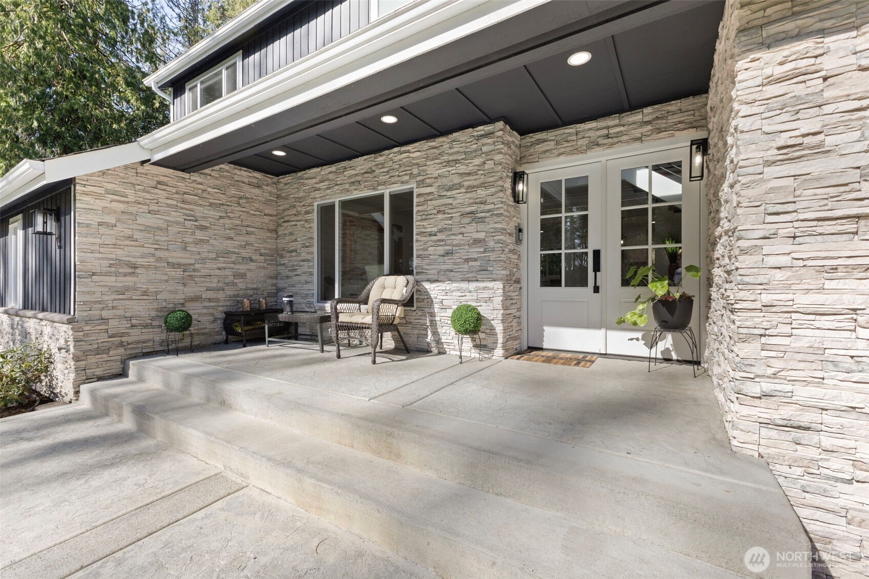 Maple Valley, Washington, 98038, United States, 4 Bedrooms Bedrooms, ,4 BathroomsBathrooms,Residential,Active,2034293