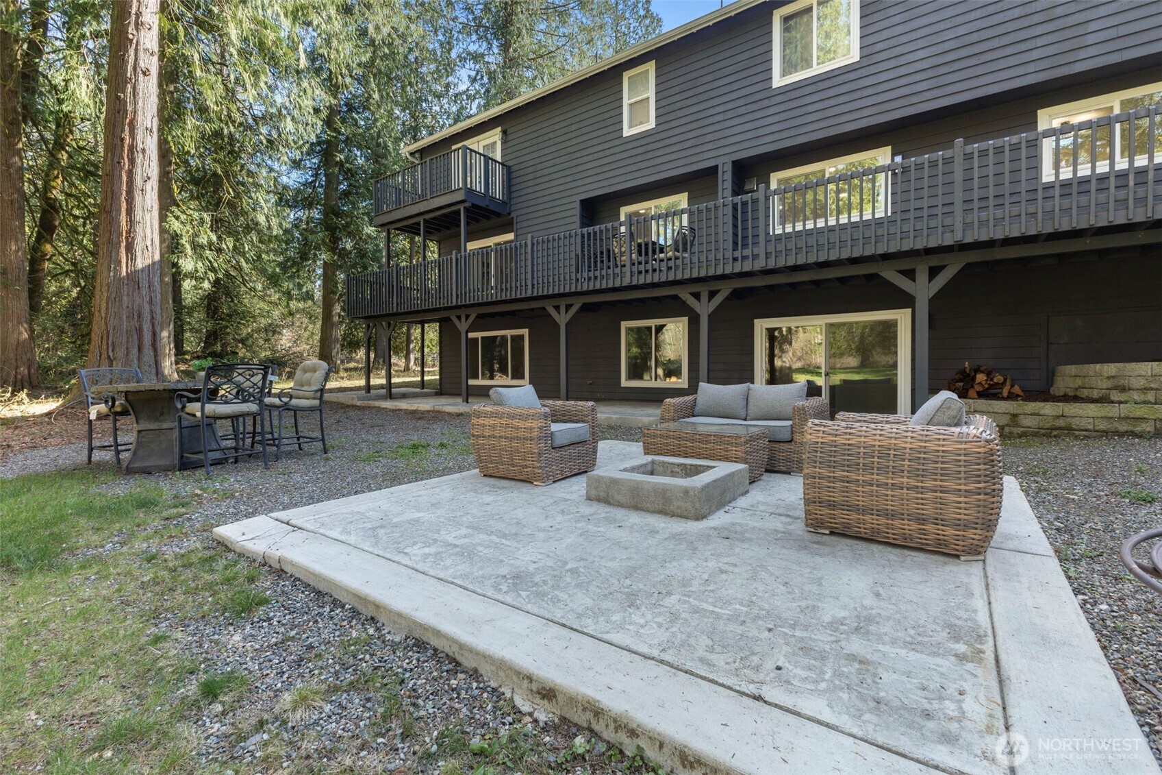 Maple Valley, Washington, 98038, United States, 4 Bedrooms Bedrooms, ,4 BathroomsBathrooms,Residential,Active,2034293