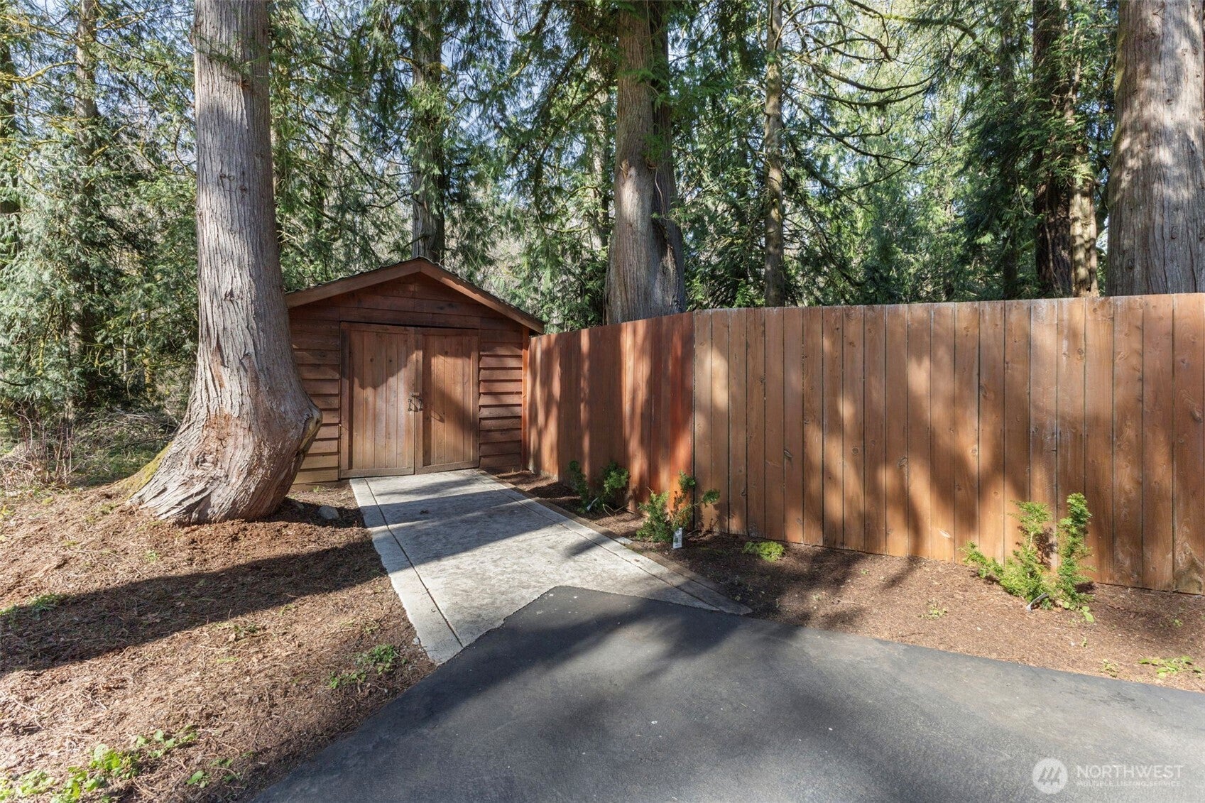 Maple Valley, Washington, 98038, United States, 4 Bedrooms Bedrooms, ,4 BathroomsBathrooms,Residential,Active,2034293