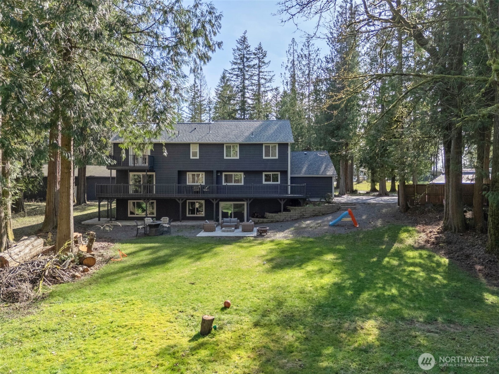 Maple Valley, Washington, 98038, United States, 4 Bedrooms Bedrooms, ,4 BathroomsBathrooms,Residential,Active,2034293