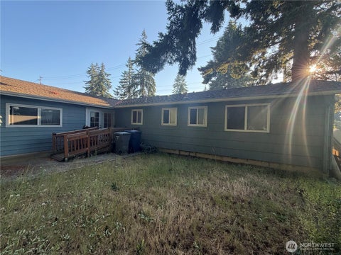 Photo of Federal Way, WA 98003 (MLS # 2551807)