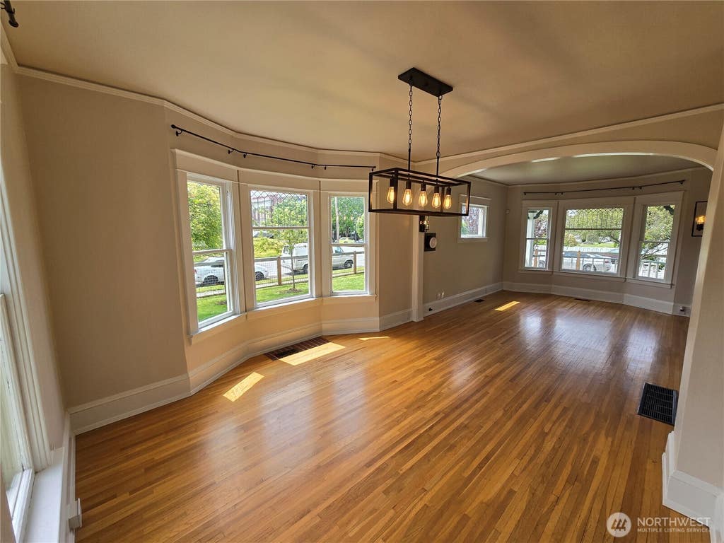 Photo of 1631 Oakes Avenue, Everett, WA 98201 (MLS # 2568374)
