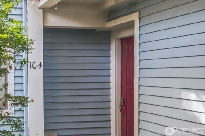 651 SE Bayshore Drive B104