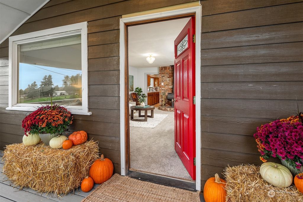 Photo of 7108 65th Avenue SE, Snohomish, WA 98290 (MLS # 2189233)