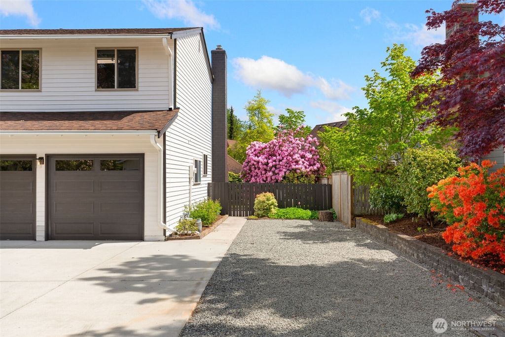Photo of 6558 127th Avenue SE, Bellevue, WA 98006 (MLS # 2371430)