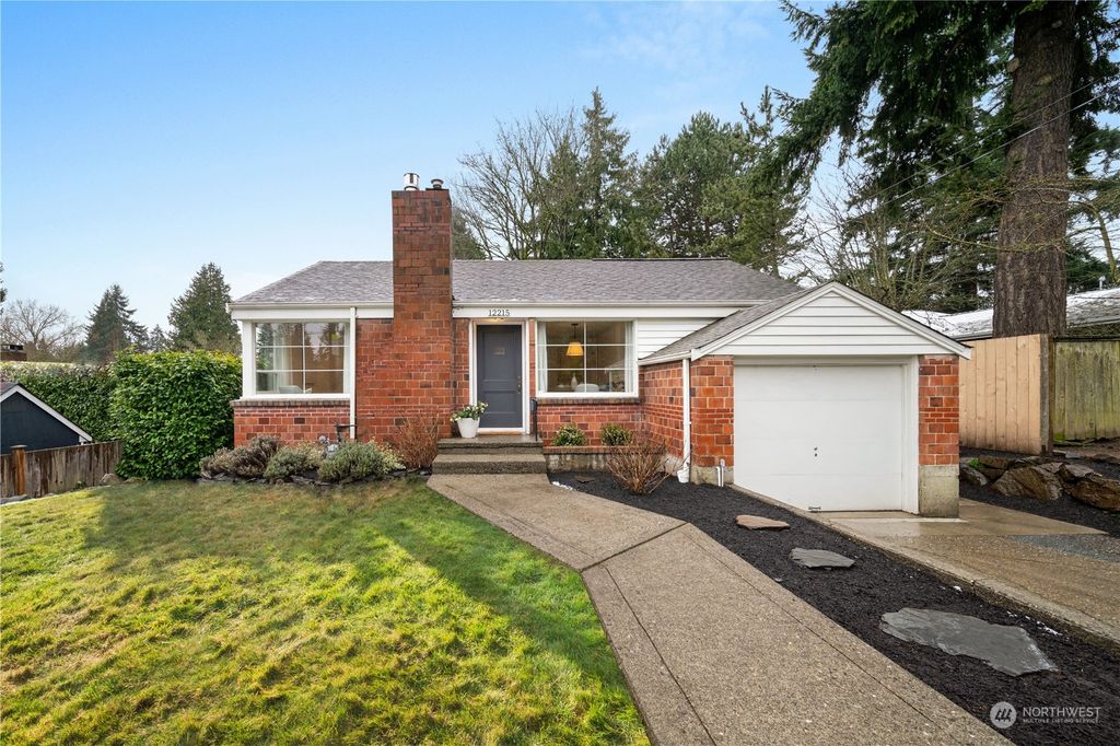 Photo of 12215 1st Avenue NE, Seattle, WA 98125 (MLS # 2198793)
