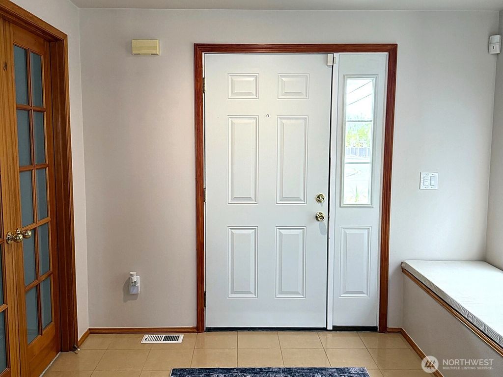 Photo of 11602 SE 193rd Place, Kent, WA 98031 (MLS # 2514386)