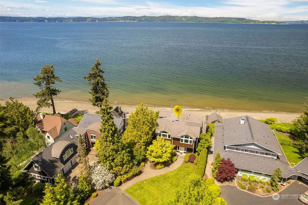 Photo of 2812 SW 300th Place, Federal Way, WA 98023 (MLS # 2236752)