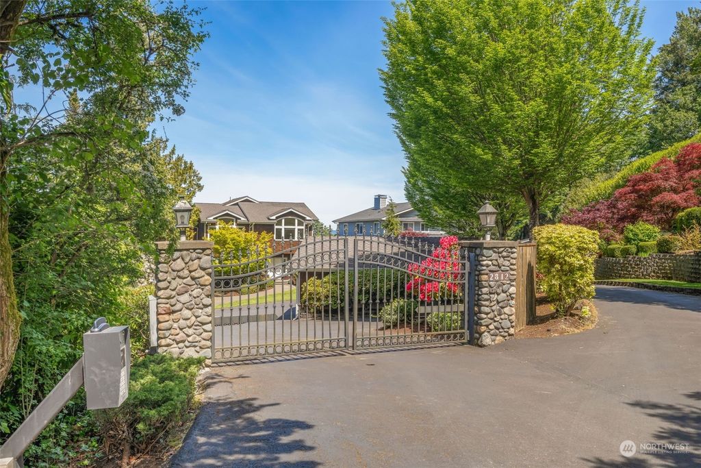 Photo of 2812 SW 300th Place, Federal Way, WA 98023 (MLS # 2236752)