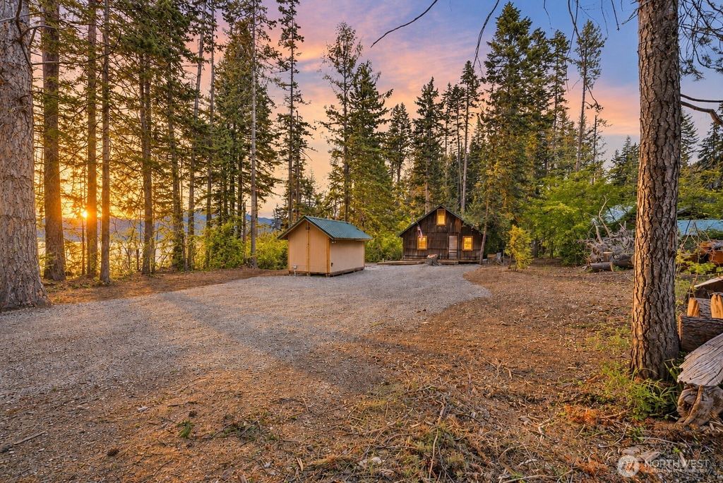Photo of 881 Lake Cabins Road, Ronald, WA 98940 (MLS # 2529063)