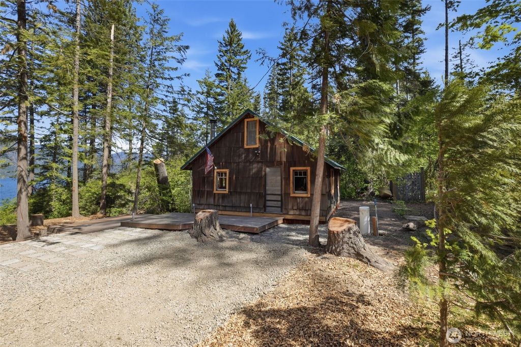Photo of 881 Lake Cabins Road, Ronald, WA 98940 (MLS # 2529063)