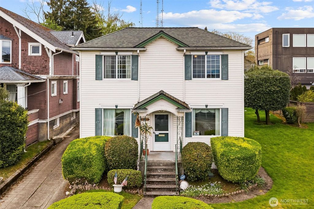 Photo of 1613 24th Avenue, Seattle, WA 98122 (MLS # 2510691)