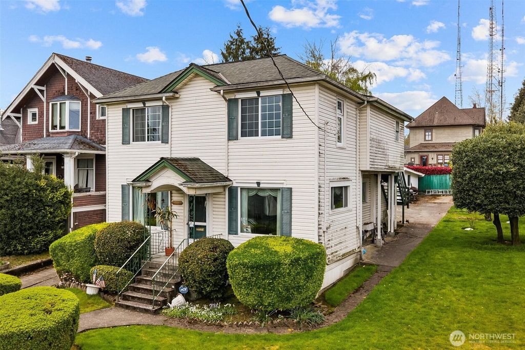 Photo of 1613 24th Avenue, Seattle, WA 98122 (MLS # 2510691)
