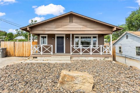 Photo of 724 S Chelan Avenue, Wenatchee, WA 98801 (MLS # 2411609)