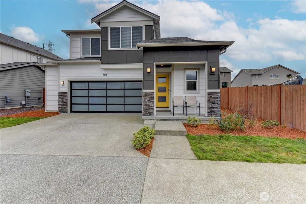 Photo of 2113 Eighth Place Pl, Snohomish, WA 98290 (MLS # 2342013)