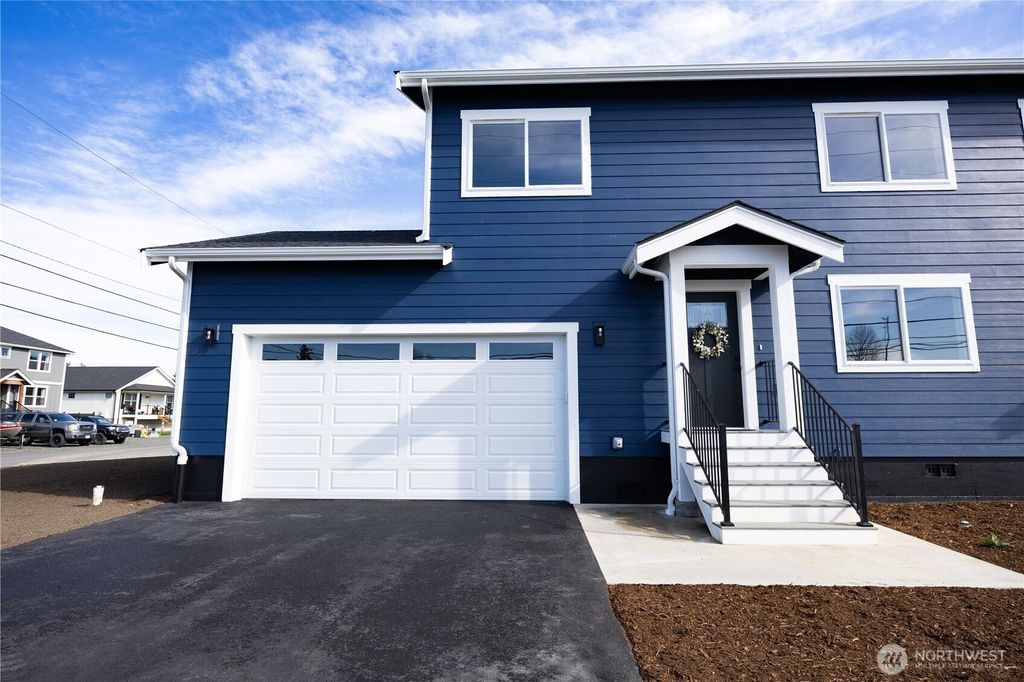 Photo of 1116 Sumas Avenue #1, Sumas, WA 98295 (MLS # 2487448)