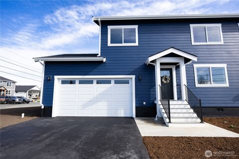 Photo of 1116 Sumas Avenue #1, Sumas, WA 98295 (MLS # 2487448)