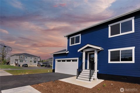 Photo of 1116 Sumas Avenue #1, Sumas, WA 98295 (MLS # 2487448)