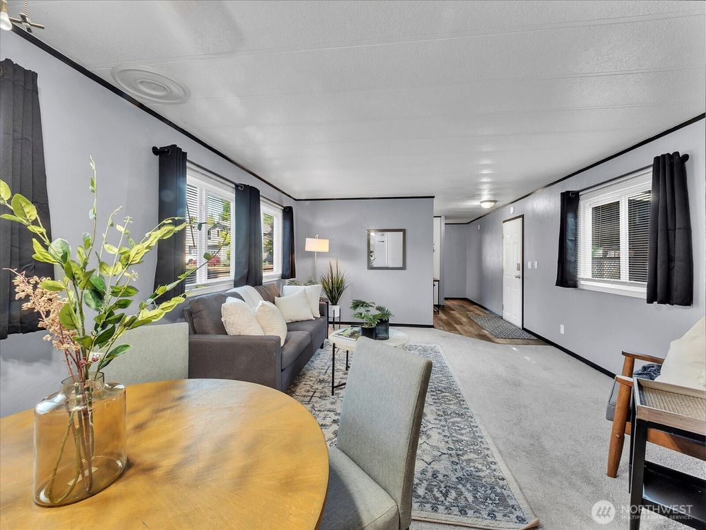 Photo of 415 Lakeview Road #E-4, Lynnwood, WA 98087 (MLS # 2366505)