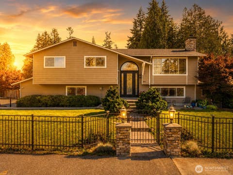 Photo of 804 15th Street SW, Edmonds, WA 98020 (MLS # 2560164)