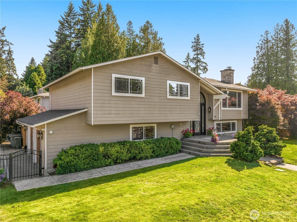 Photo of 804 15th Street SW, Edmonds, WA 98020 (MLS # 2560164)