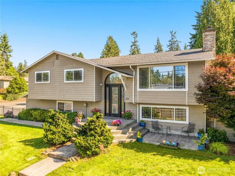 Photo of 804 15th Street SW, Edmonds, WA 98020 (MLS # 2560164)
